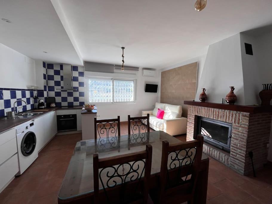 La Casa De La Avenida Apartment Cenes De La Vega Bagian luar foto